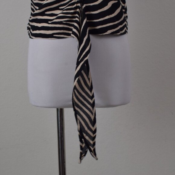 H&M Animal Print Front Tie Crop‎ Blouse - Picture 7 of 8